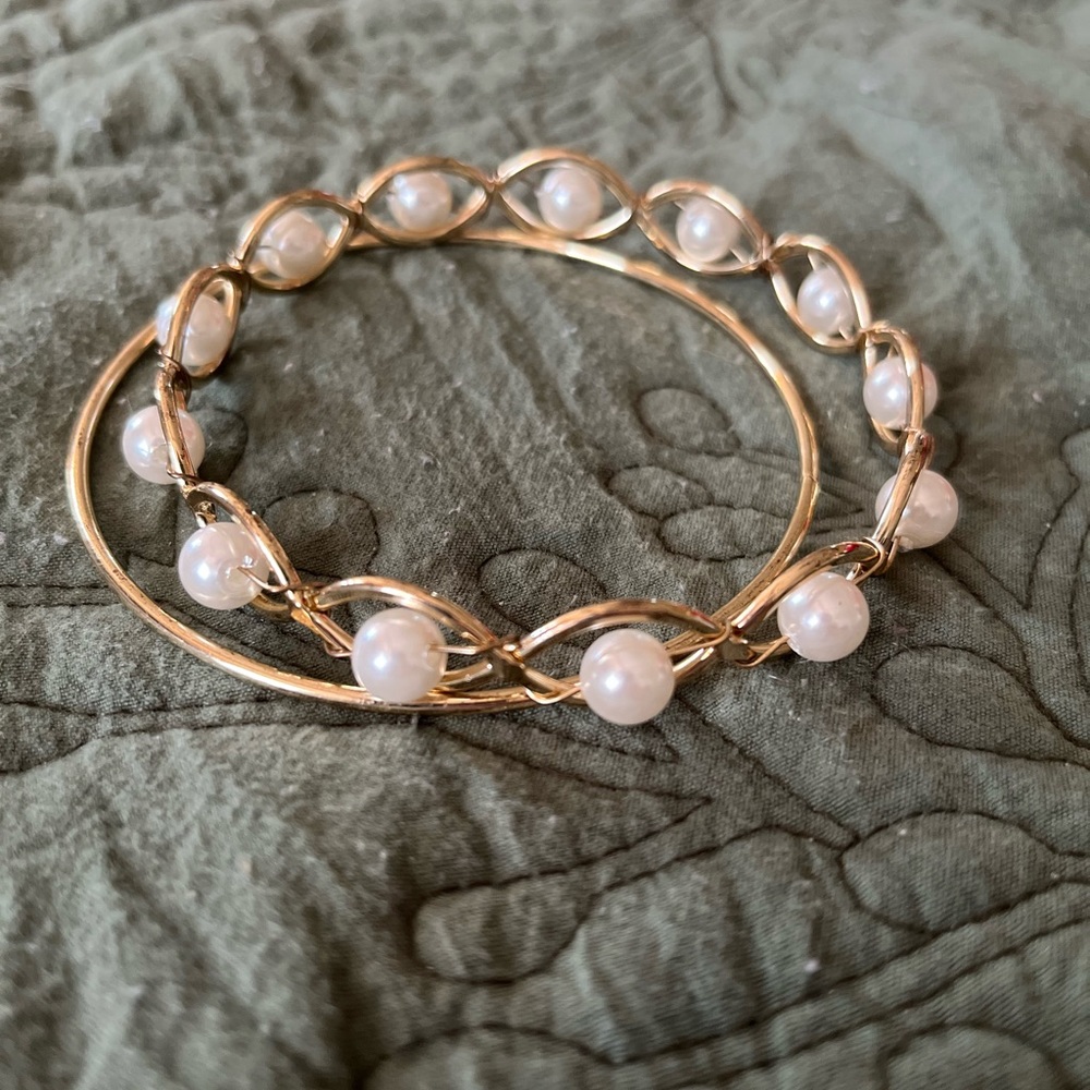Gold Pearl Bangle Set